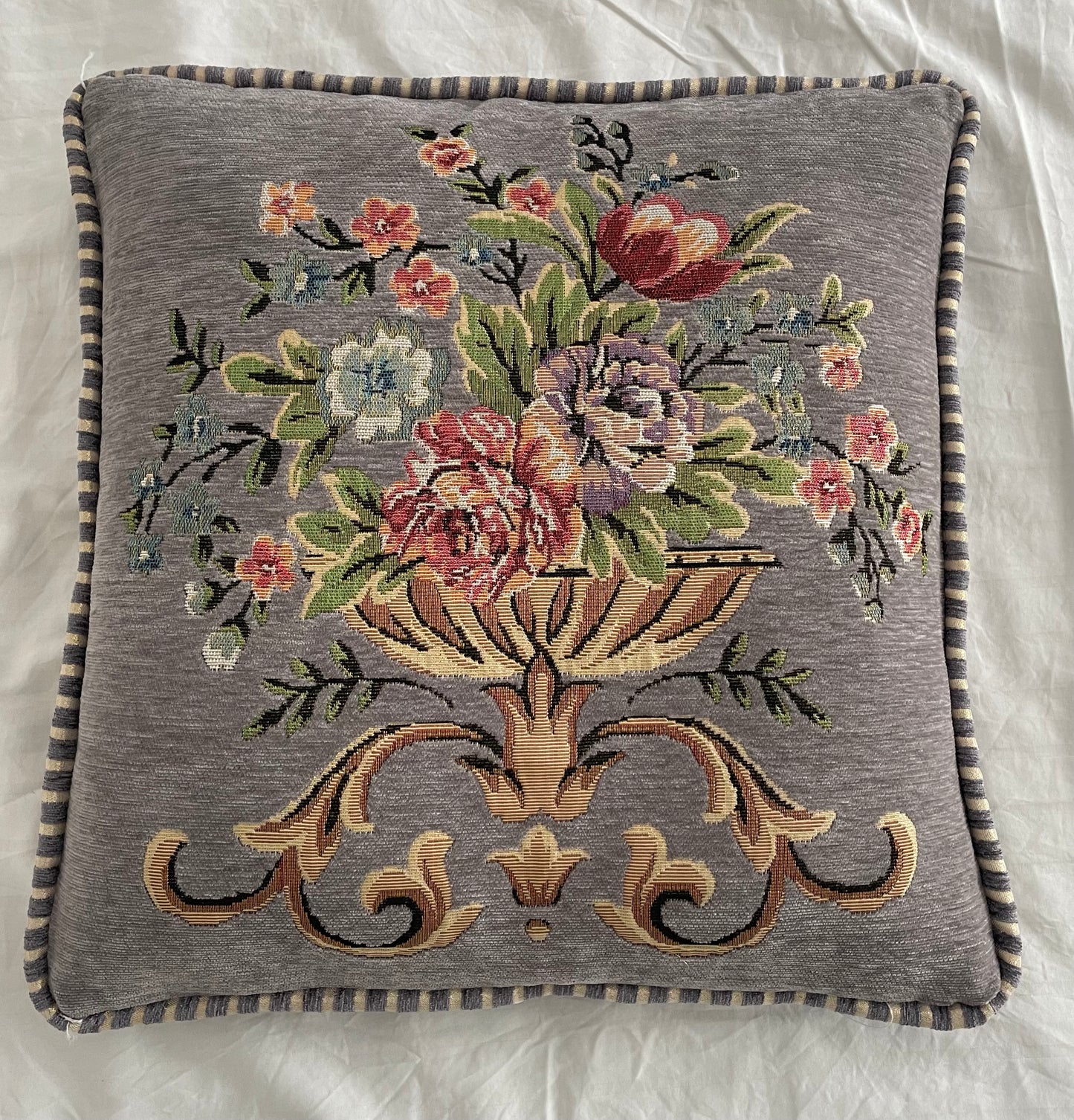 Victorian Bloom Pillow Case (Gray, Pack of 2)